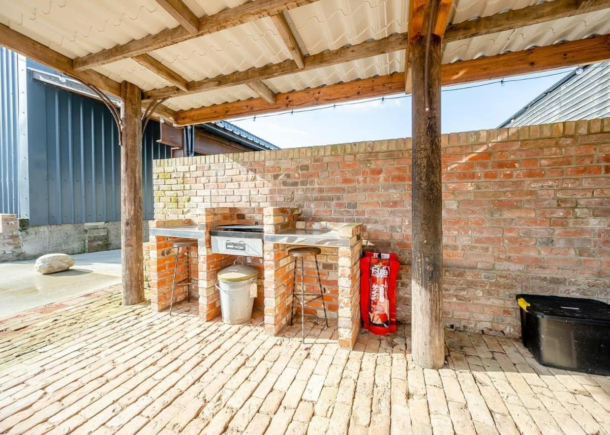 Hill Farm Retreat Hotel Wangford ภายนอก รูปภาพ
