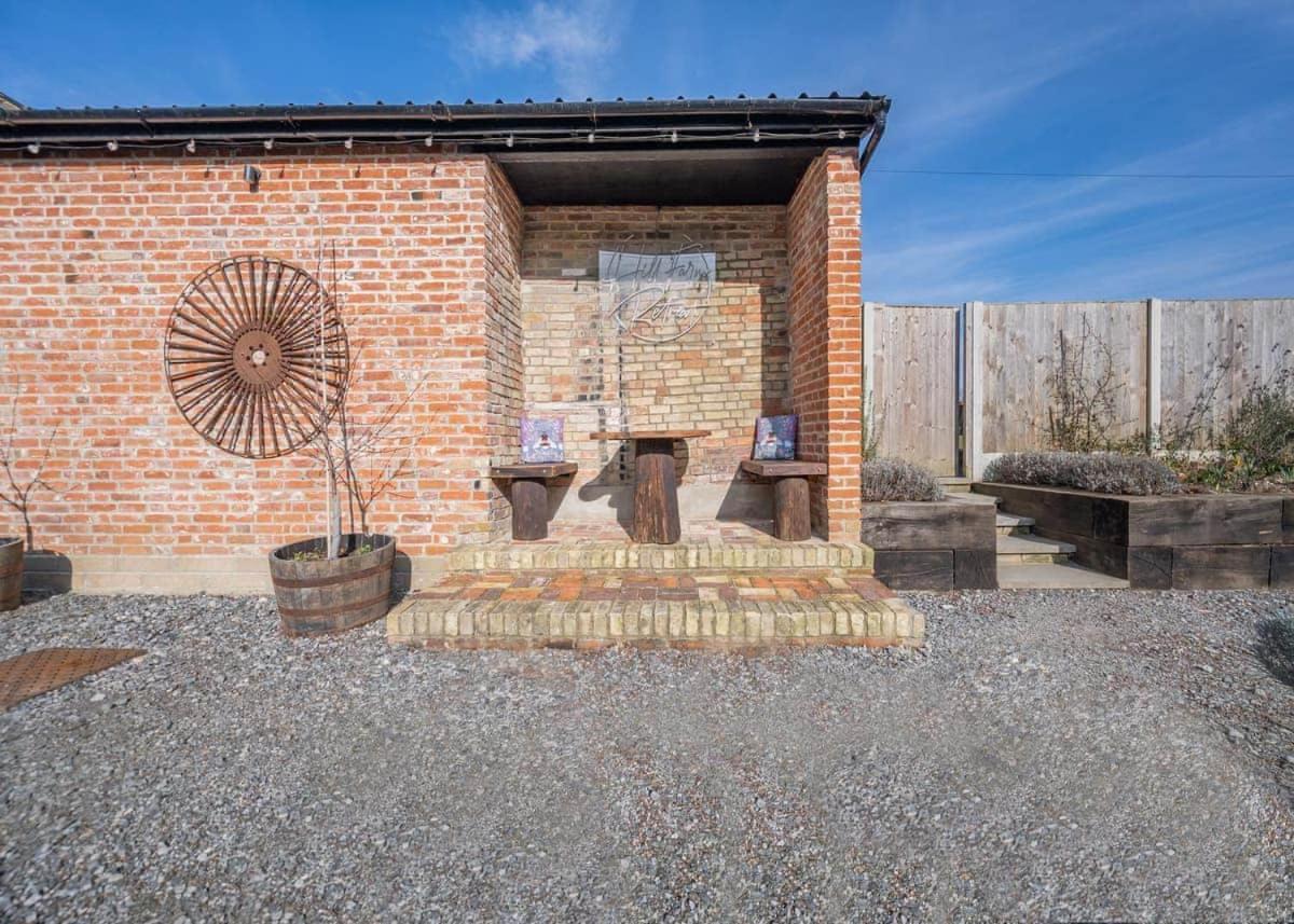 Hill Farm Retreat Hotel Wangford ภายนอก รูปภาพ