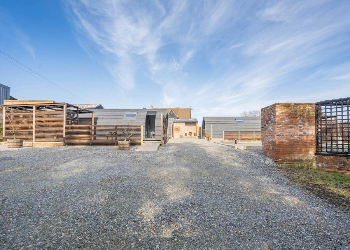 Hill Farm Retreat Hotel Wangford ภายนอก รูปภาพ
